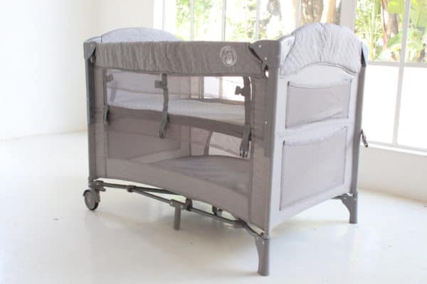 This Baby Bedside Sleeper 3-in-1 Portable Crib from Hong Kong company Mida Solutions Ltd is a bassinet, bedside sleeper and playpen all in one. 